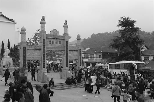 ���{���Ӎ